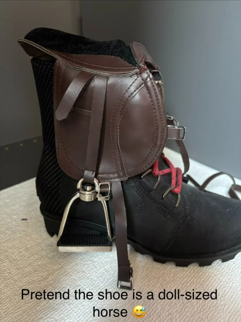 Vintage BATTAT/Our Generation horse saddle for doll-sized horse, metal+leather